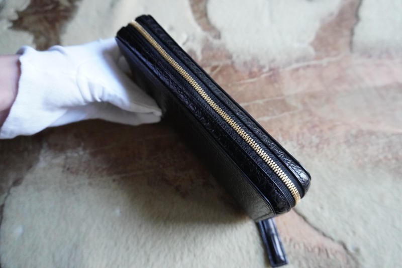 ポロサスクロコダイル黒200万円収納ラウンド長財布をカスタムオーダーメイドの上面